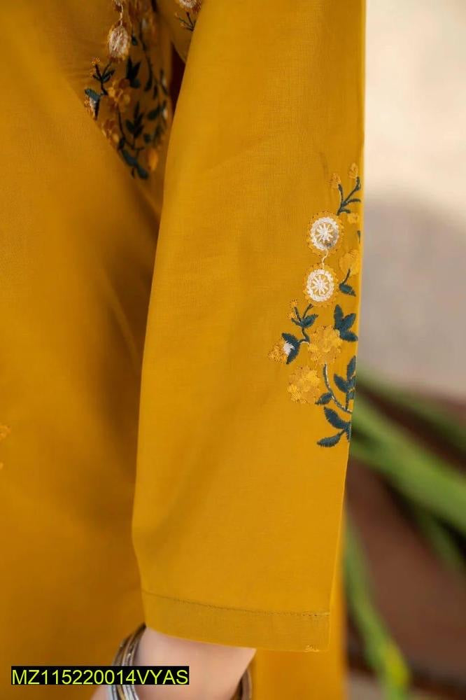 3 Pcs Women's Unstitched Lawn
Embroidered Suit